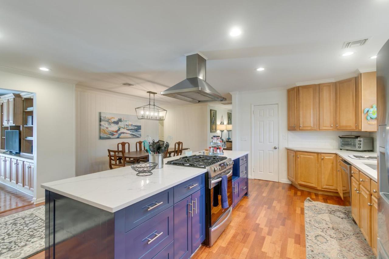 Spacious St Simons Island Vacation Rental With Pool! St. Simons Island 외부 사진