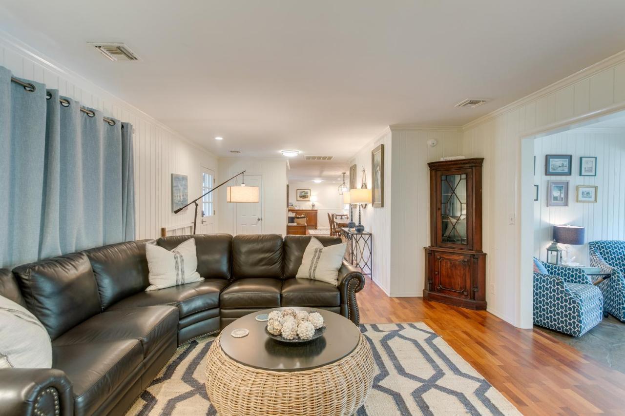 Spacious St Simons Island Vacation Rental With Pool! St. Simons Island 외부 사진