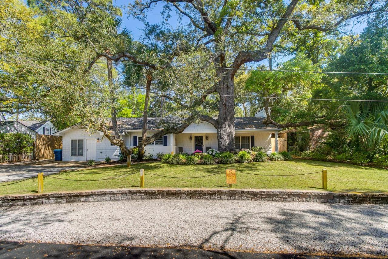 Spacious St Simons Island Vacation Rental With Pool! St. Simons Island 외부 사진