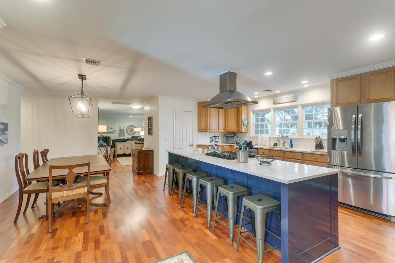Spacious St Simons Island Vacation Rental With Pool! St. Simons Island 외부 사진