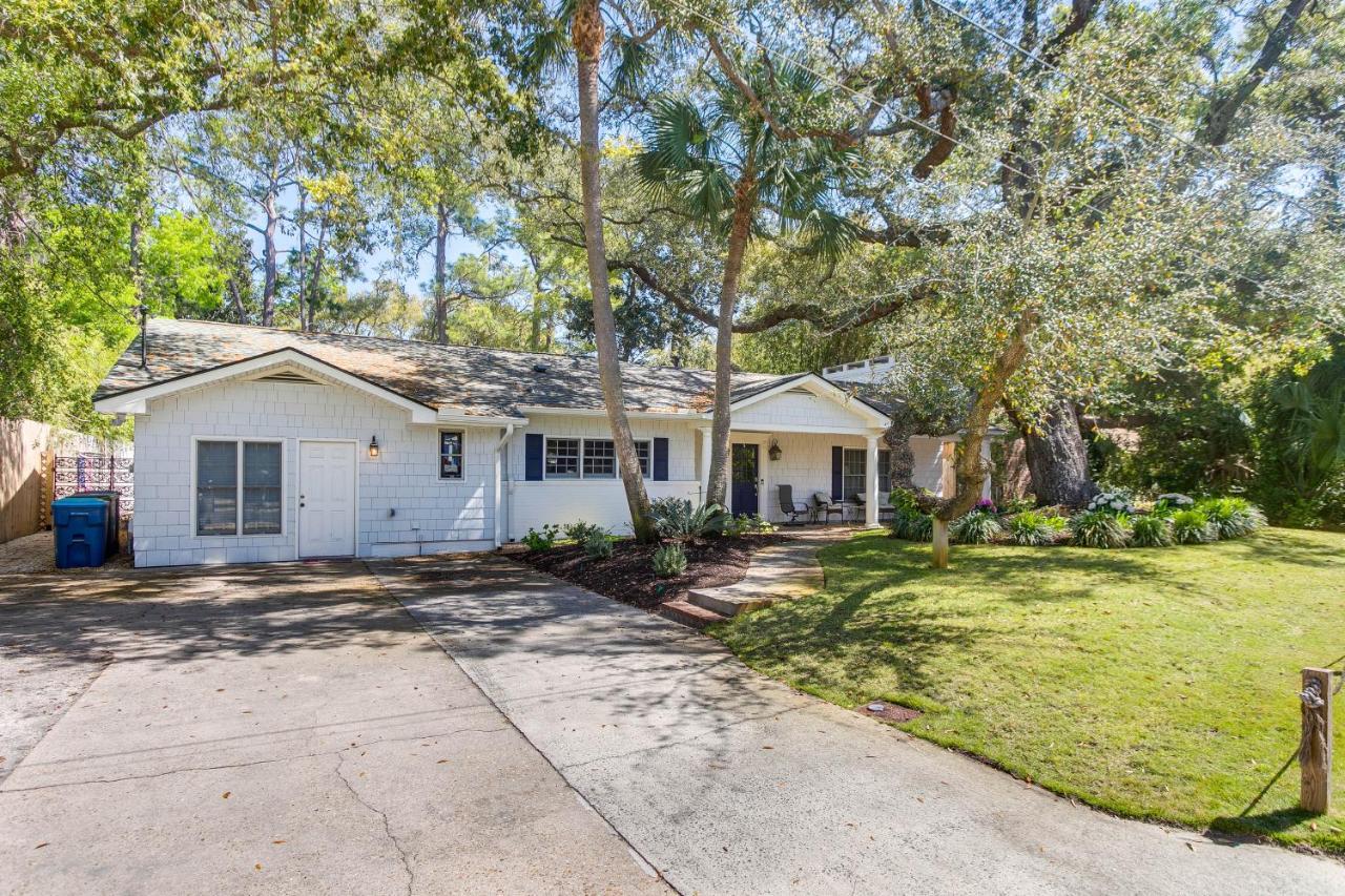 Spacious St Simons Island Vacation Rental With Pool! St. Simons Island 외부 사진